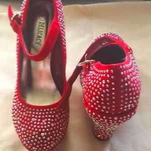 New Delicacy 5 in plztform Red/Silver beads. 71/2